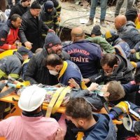 Spašeni iz ruševina