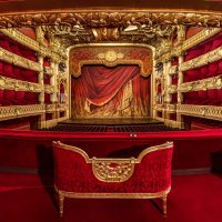 AirBnB - Fantom u Operi