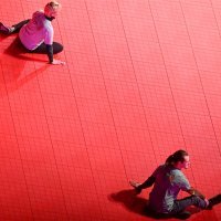 Aktivisti su se zalijepili za crveni tepih na Berlinaleu