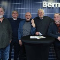 Članovi grupe Contra