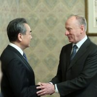 Wang Yi i Nikolaj Patrušev