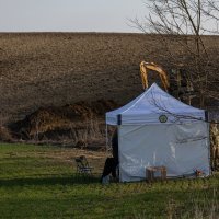 Predsjednik Vlade Andrej Plenković te potpredsjednik Vlade i ministar hrvatskih branitelja Tomo Medved obišli su masovnu grobnicu kod Negoslavaca