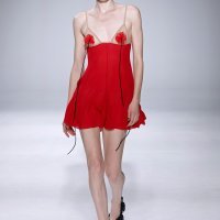 Nensi Dojaka revija u Londonu