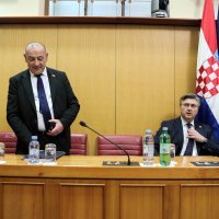 Zastupnici traže opoziv premijera Plenkovića