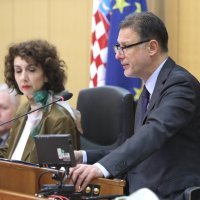 U Saboru minuta šutnje za žrtve ukrajinskog naroda u borbi za slobodu