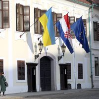 Zastava Ukrajine izvješena na Trgu svetog Marka