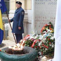 Polaganjem cvijeća u Sarajevu obilježen Dan nazavisnosti BiH