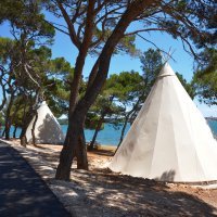 Arena Hospitality Group, kamp Pomer