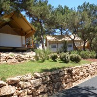 Arena Hospitality Group, kamp Pomer