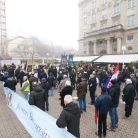 Molitva krunice na Trgu bana Jelačića