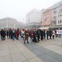 Molitva krunice na Trgu bana Jelačića