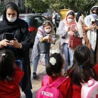 Djevojačka škola u Iranu za vrijeme pandemije covida-19