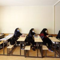 Djevojačka škola u Iranu za vrijeme pandemije covida-19