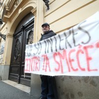 Ispred Gradske skupštine održan prosvjed Udruge za zaštitu okoliša Resnik