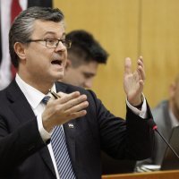 Vlada Tihomira Oreškovića