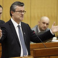 Vlada Tihomira Oreškovića