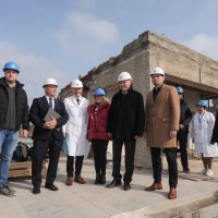 Bačić i Beroš obišli gradilište obnove KB Merkur