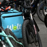 Dostavljači Wolta prosvjeduju na Trgu bana Jelačića i na Markovom trgu