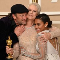Troy Kotsur, Jamie Lee Curtis i Ariana DeBose