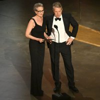 Hugh Grant i Andie MacDowell