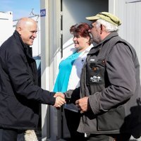 Ministar Bačić obišao kontejnersko naselje u Petrinji