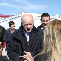 Ministar Bačić obišao kontejnersko naselje u Petrinji