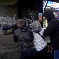 Aktivistice u Beogradu privedene nakon što su jajima gađale mural Ratka Mladića 2021. godine