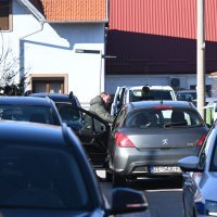 Uslijed eksplozije u Dubravi oštećeni pročelje kuće i dva parkirana automobila