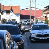 Uslijed eksplozije u Dubravi oštećeni pročelje kuće i dva parkirana automobila