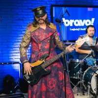 Let 3 u bravo! live-u