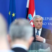 Antonio Tajani i Gordan Grlić Radman nakon sastanka dali su izjave za medije