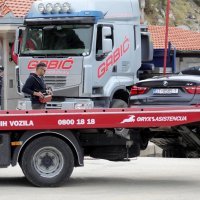 Iz mora izvučen automobil nakon tragedije u trajektnoj luci Prapratno