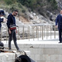 Iz mora izvučen automobil nakon tragedije u trajektnoj luci Prapratno