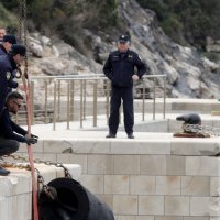 Iz mora izvučen automobil nakon tragedije u trajektnoj luci Prapratno