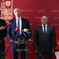 Konferencija za medije gradonačelnika Ivice Puljka zbog kazne koju je dobio od Državnog inspektorata