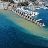 Zamućenje mora ispred zgrade Maraske u Zadru