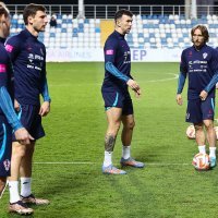 Trening hrvatske nogometne reprezentacije i posjet pripadnika Četvrte gardijske brigade