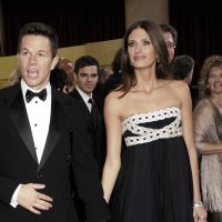 Mark Wahlberg sa suprugom Rheom