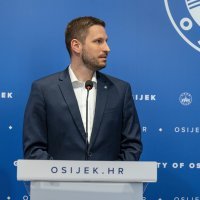 Izvanredna konferencija za novinare osječkog gradonačelnika Ivana Radića o mega investiciji u Osijeku