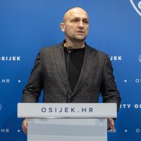 Izvanredna konferencija za novinare osječkog gradonačelnika Ivana Radića o mega investiciji u Osijeku