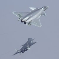 Dva J-20 na jednom kineskom aeromitingu