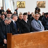 Predsjednik Zoran Milanović prisustvovao svetoj misi u Crkvi svetog Jurja u Derventi