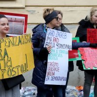 Performans roditelja odgojitelja s cipelicama o vrtićima