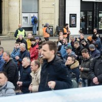 Molitva muškaraca na Trgu bana Jelačića