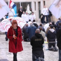 Performans 'Tiha misa' Arijane Lekić Fridrih