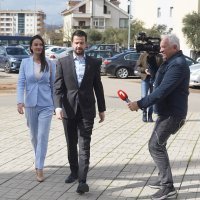 Jakov Milatović sa suprugom na biralištu