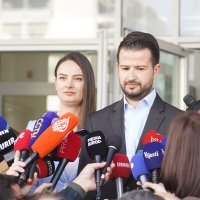 Jakov Milatović sa suprugom na biralištu