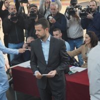 Jakov Milatović sa suprugom na biralištu