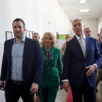 Milo Đukanović  sa suprugom na biralištu