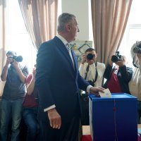 Milo Đukanović  sa suprugom na biralištu